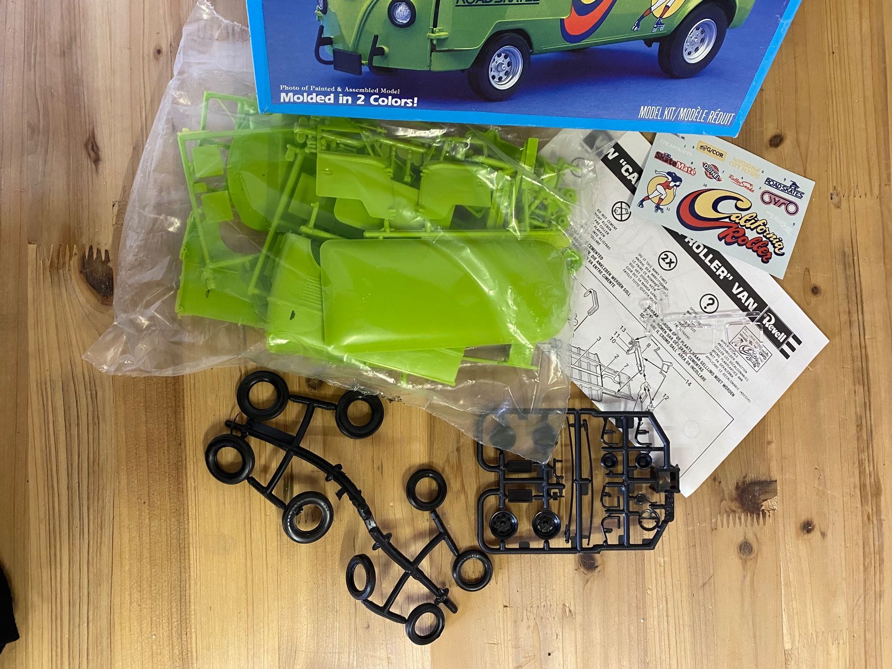 Revell Kit di modellismo & Modellini statici: VW Bus California Roller 1:25 / Revell – Nuovo (secondo la descrizione) da Zürich venduto da Matteo6 4