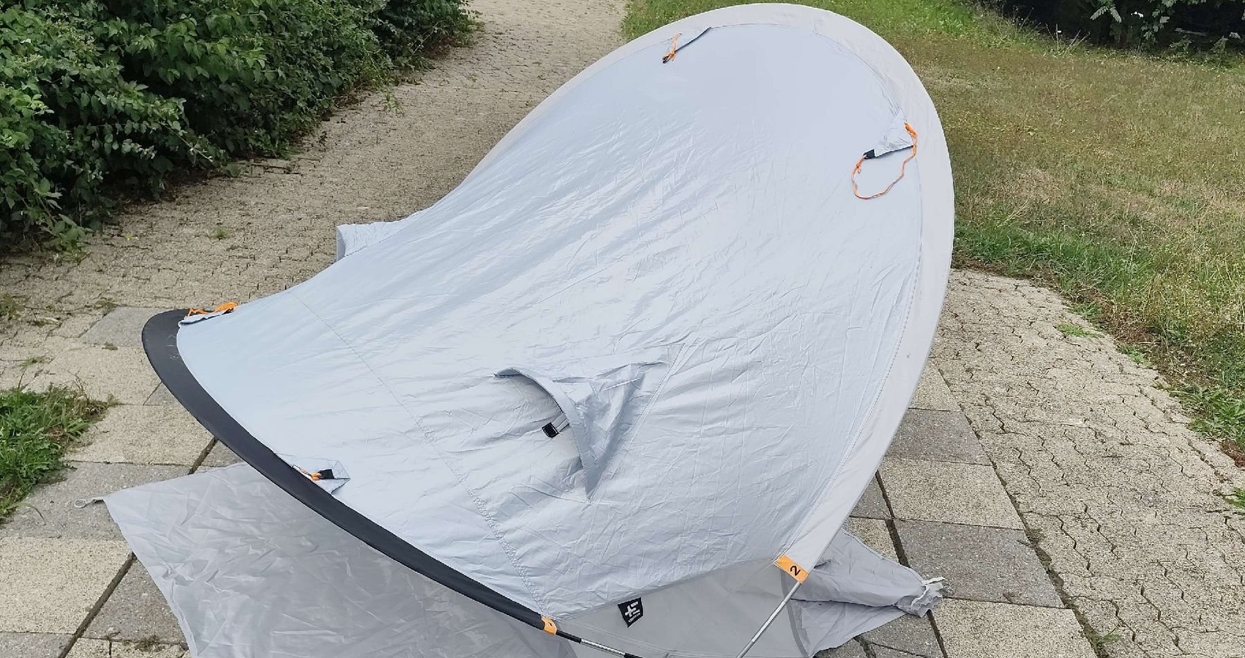 Ombrelloni: Strandmuschel Sonnenschutz Zelt grau – Usato da Mönchaltorf venduto da Vitalienbruder 1