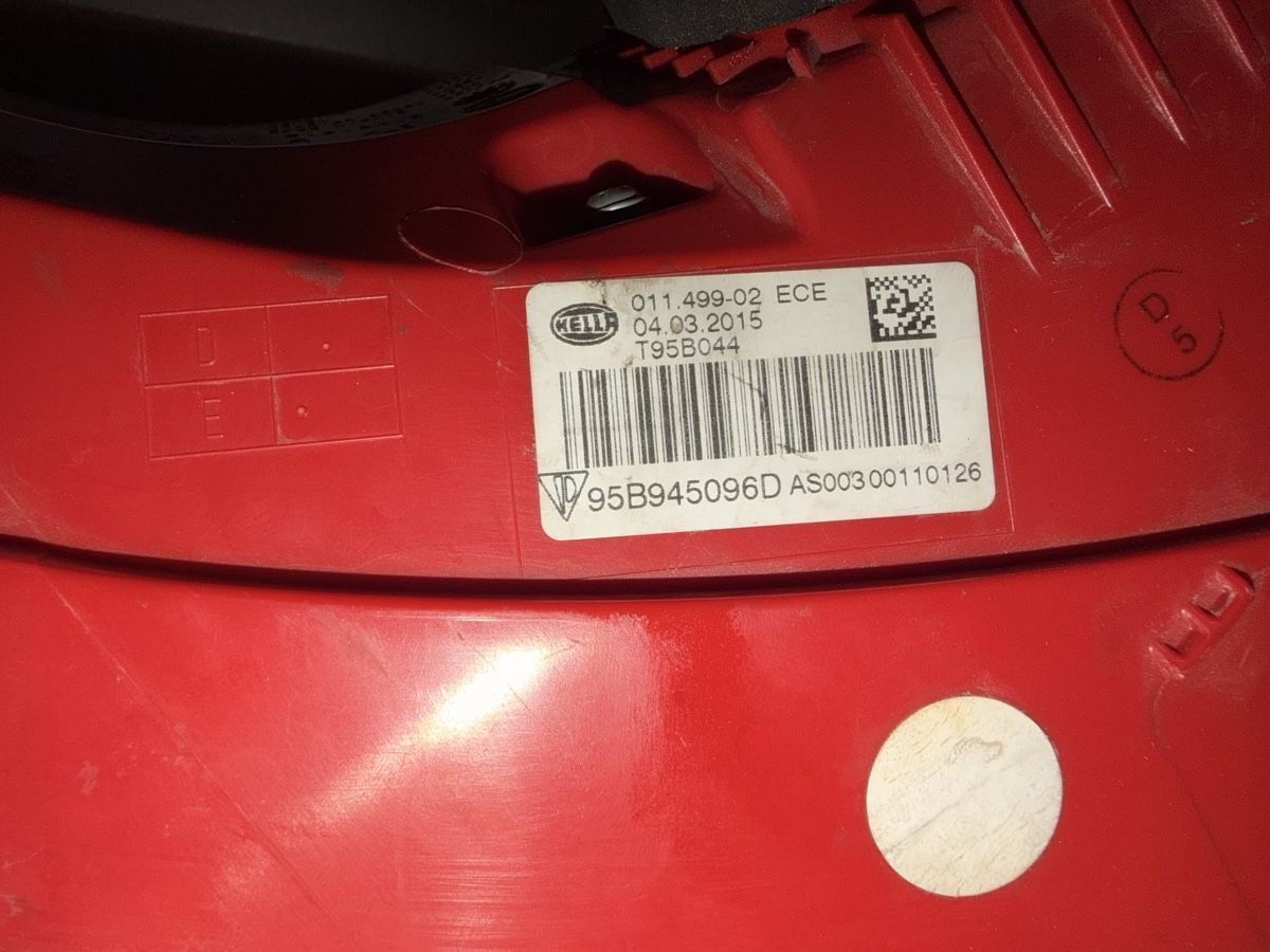 Porsche Fari: Feu arrière droite - Porsche Macan - 95B945096D – Nuovo (secondo la descrizione) da Lausanne venduto da AKB_AutoParts 3