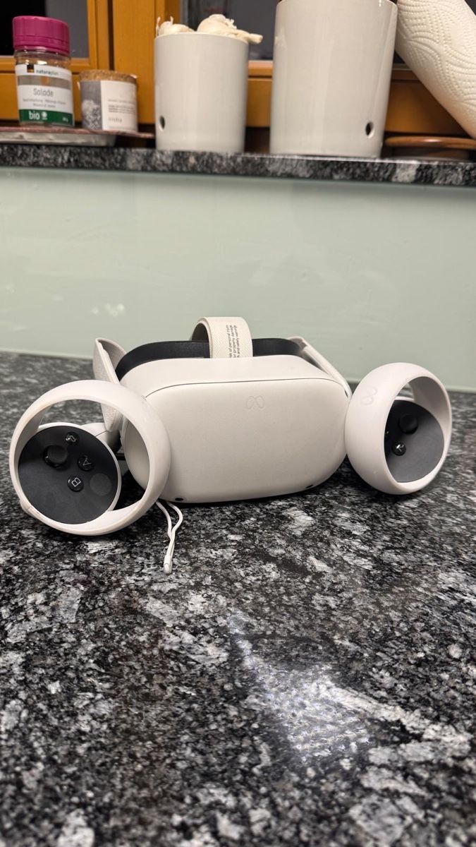 Meta VR Brille: Meta/Oculus quest 2 – Gebraucht aus Lauwil von Picolla1