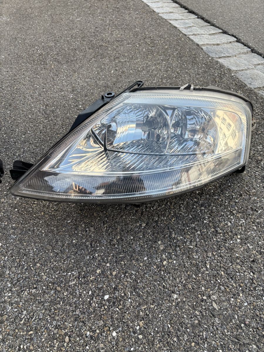 Citroën Fari: Citroën C3 jg 2007 Scheinwerfer li u re – Usato da Engelburg venduto da tdi_6bpl 2