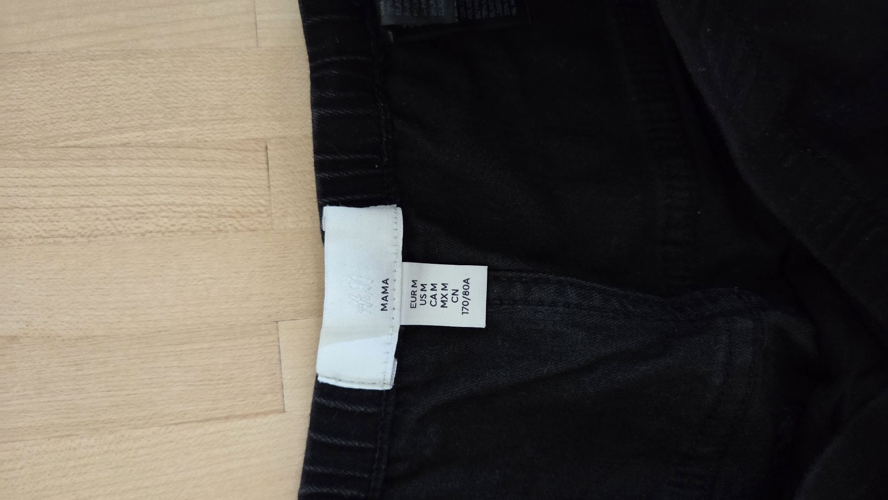 H&M Pantaloni: Schwangerschaftshosen H&M – Usato da St. Gallen venduto da nasi-goreng