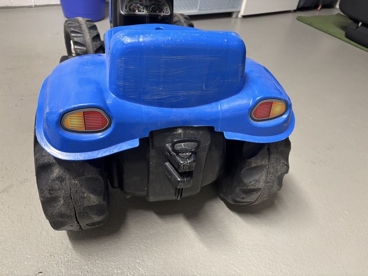 New Holland Veicoli per bambini: Trettraktor New Holland gebraucht – Difettoso da Grosswangen venduto da esruk 3
