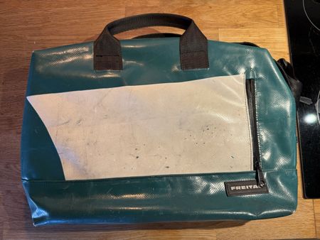 Sac bandoulière Freitag vert et blanc d’occasion
