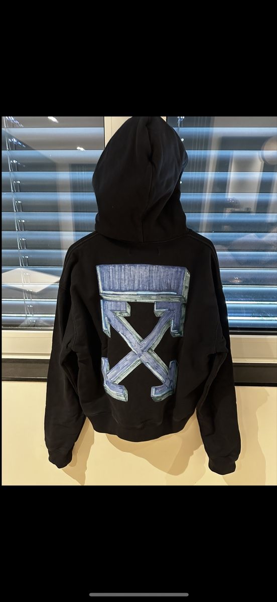 Pullover & Sweatshirts: Sweat hoodie Off White – Gebraucht aus Vésenaz von lia_9ljt 1