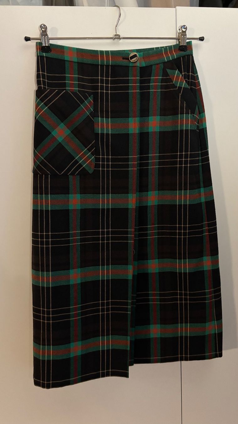 Gucci Gonne: Gucci karierter Midi Rock Gr. XS/S – Nuovo (secondo la descrizione) da Luzern venduto da luzern.secondhand