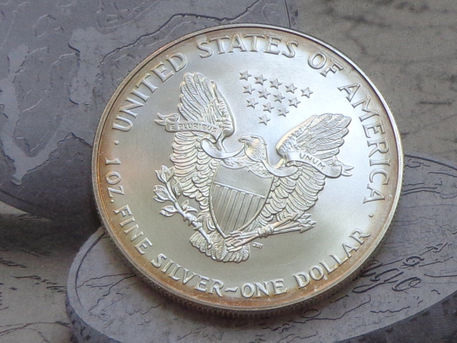 Tutti le monete: USA 1 oz 2002 Fine Silver .999 - "American Silver Eagle" – Usato da Pully venduto da UCA01