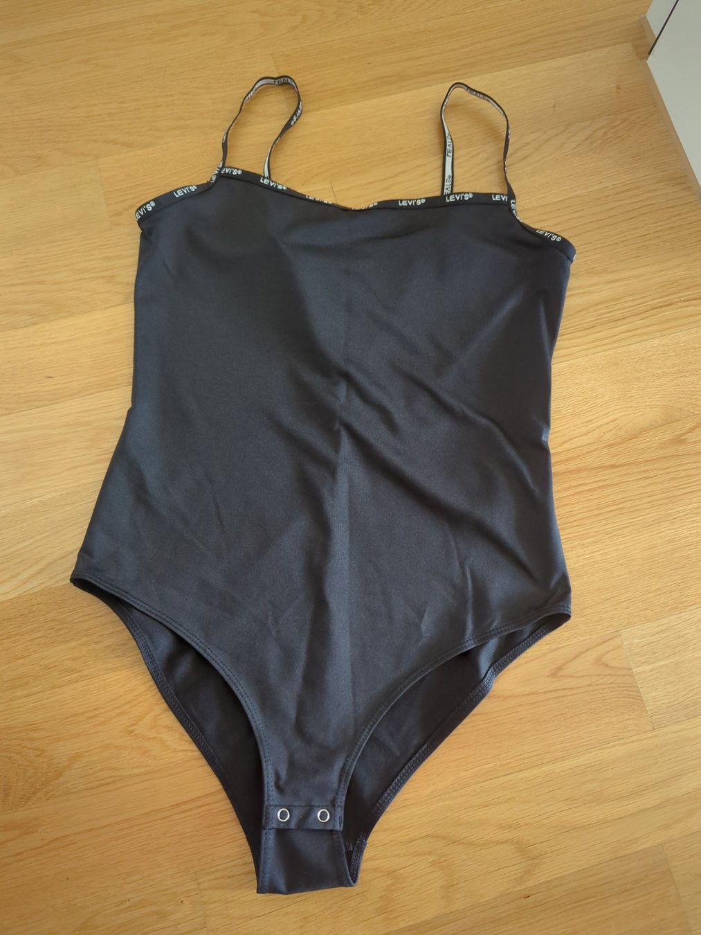 Levi's Tops: Schwarzer Levi's Body Gr. S/neuwertig – Neu (gemäss Beschreibung) aus Zug von sunshinestateofmind