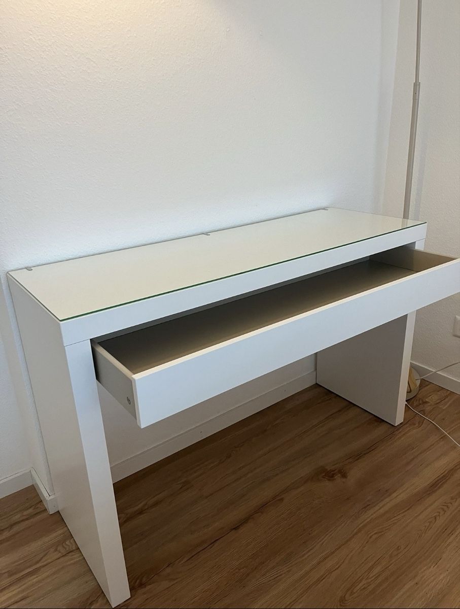 Ikea Tavoli da trucco: Schminktisch IKEA – Usato da Allschwil venduto da diz_6t97 2