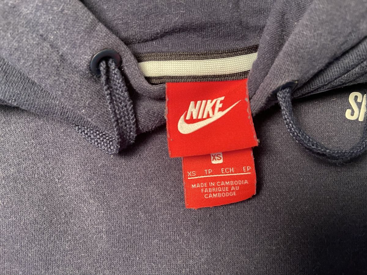 Nike Maglioni & Felpe: toller NIKE Sportswear Pullover Gr. XS – Usato da Buchrain venduto da Sunny026 3