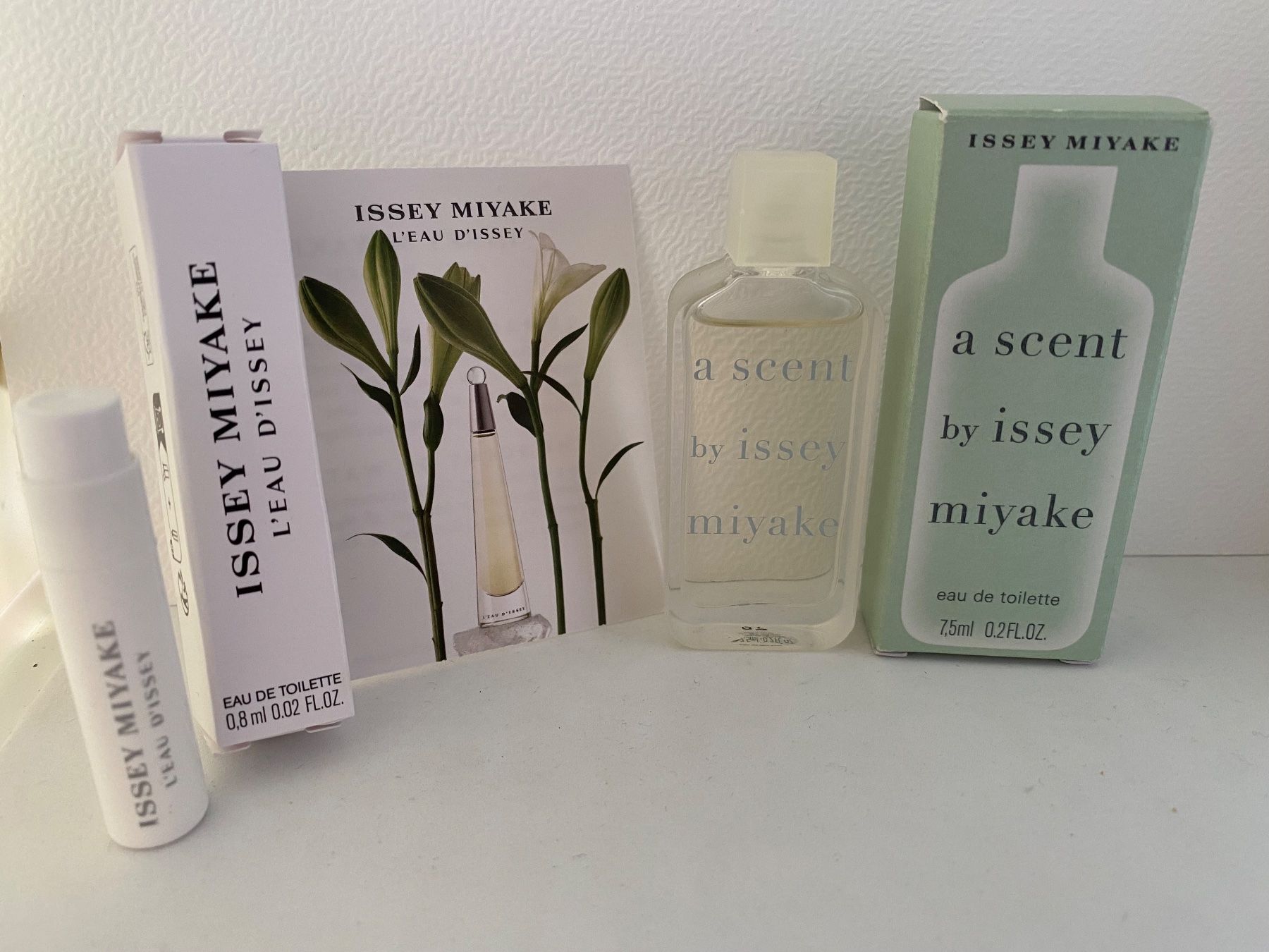Issey Miyake Profumi & Eau de Toilette: Miniatures eau de toilette Issey Miyake – Nuovo e nell'imballaggio originale da Bouveret venduto da wes_7zll