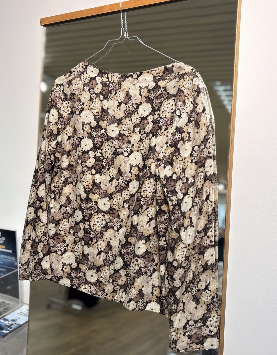 Camicette: LANGARMOBERTEIL MIT BLUMENMUSTER – Usato da Aarau venduto da Secondfish