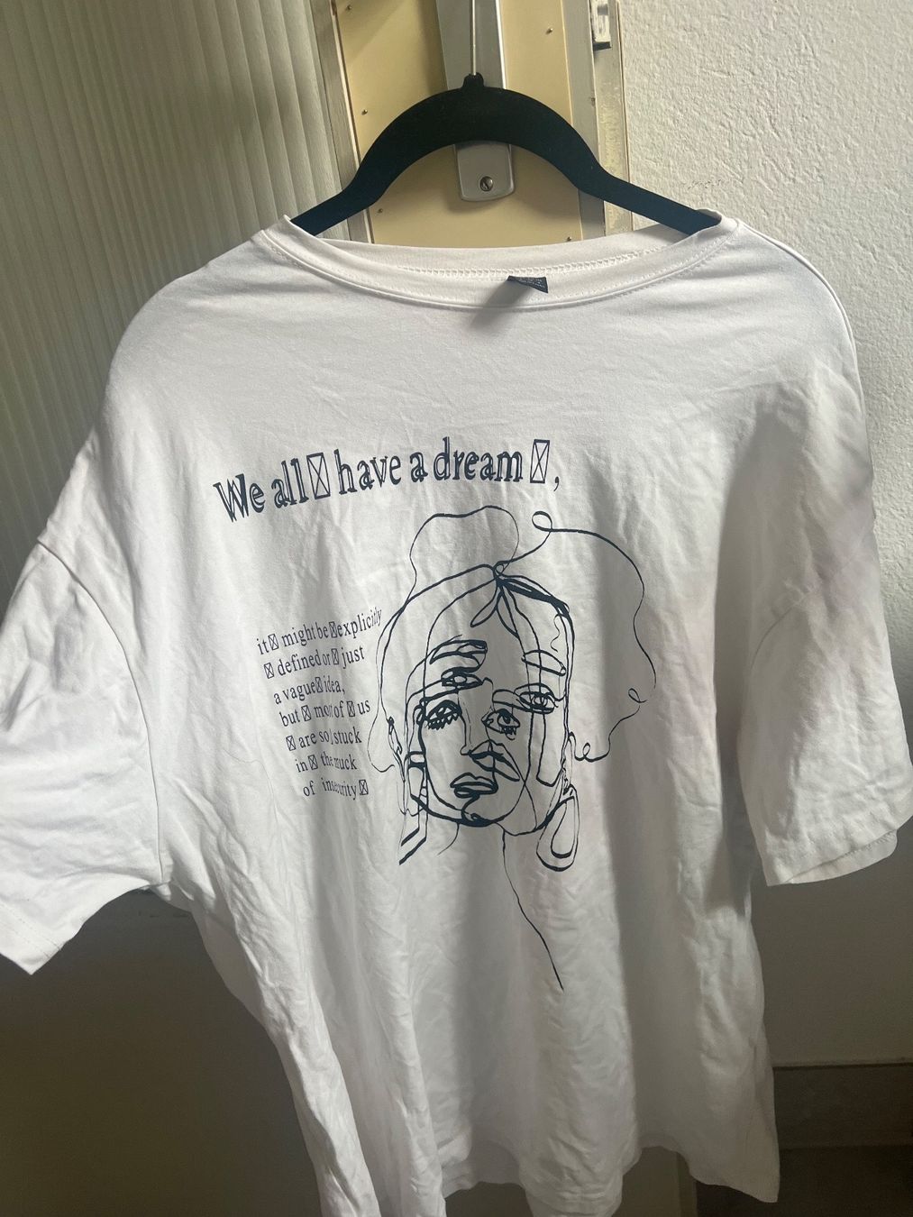 Shein T-shirt: T-shirt Shein – Usato da Kirchberg BE venduto da lea_kb6y 1