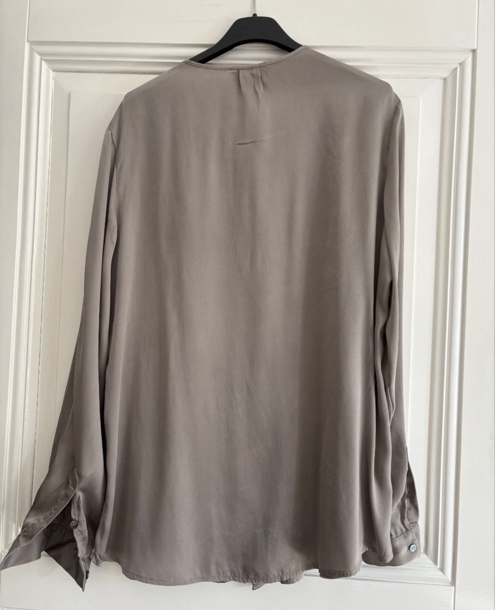 Repeat Camicette: Repeat Seidenbluse 36 greige – Usato da Zürich venduto da kleinesgrau 1