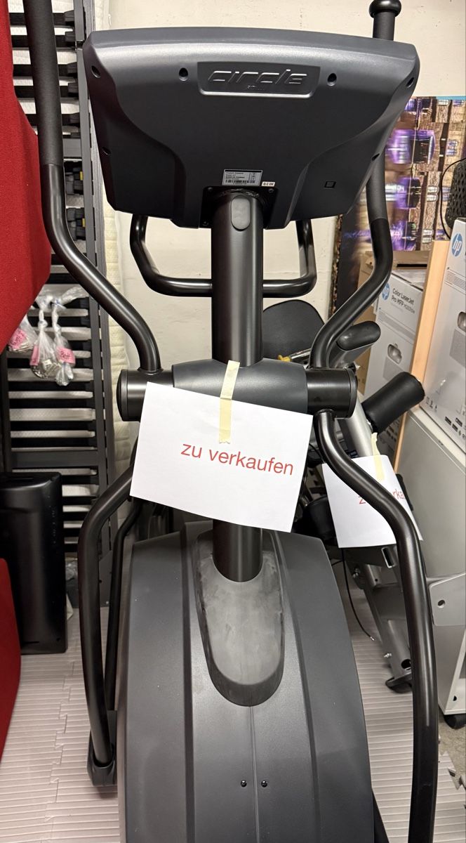 Hometrainer: Ellittica professionale Circle Fitness E7 – Usato da Seuzach venduto da ann_w2zc 5