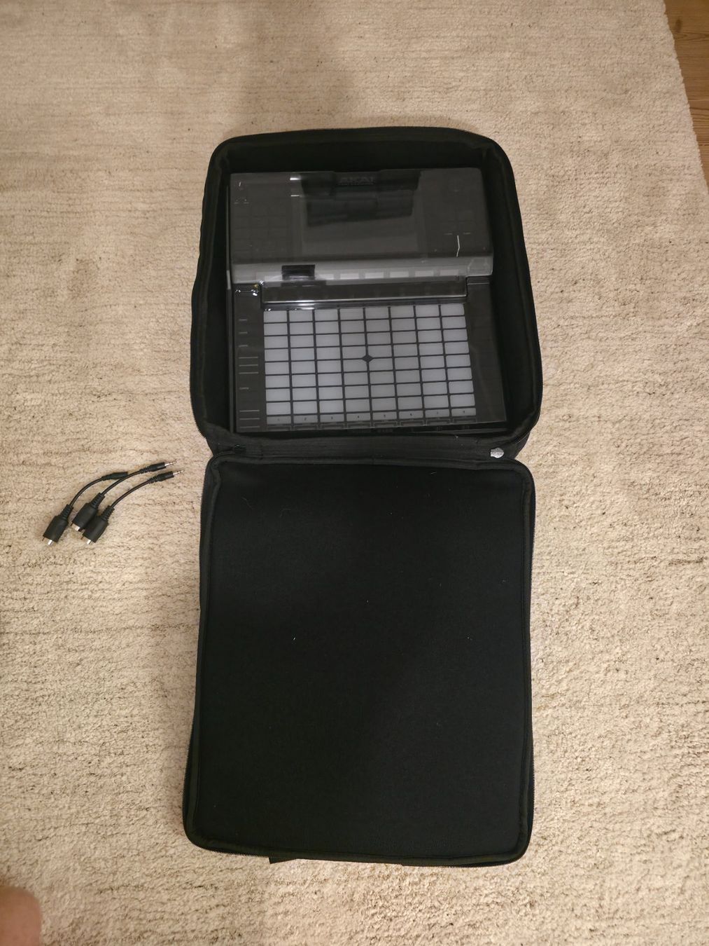 Strumenti musicali: Akai Force Standalone Music Production and Sampler Engine – Usato da Rüfenacht BE venduto da rap_lw7d 3