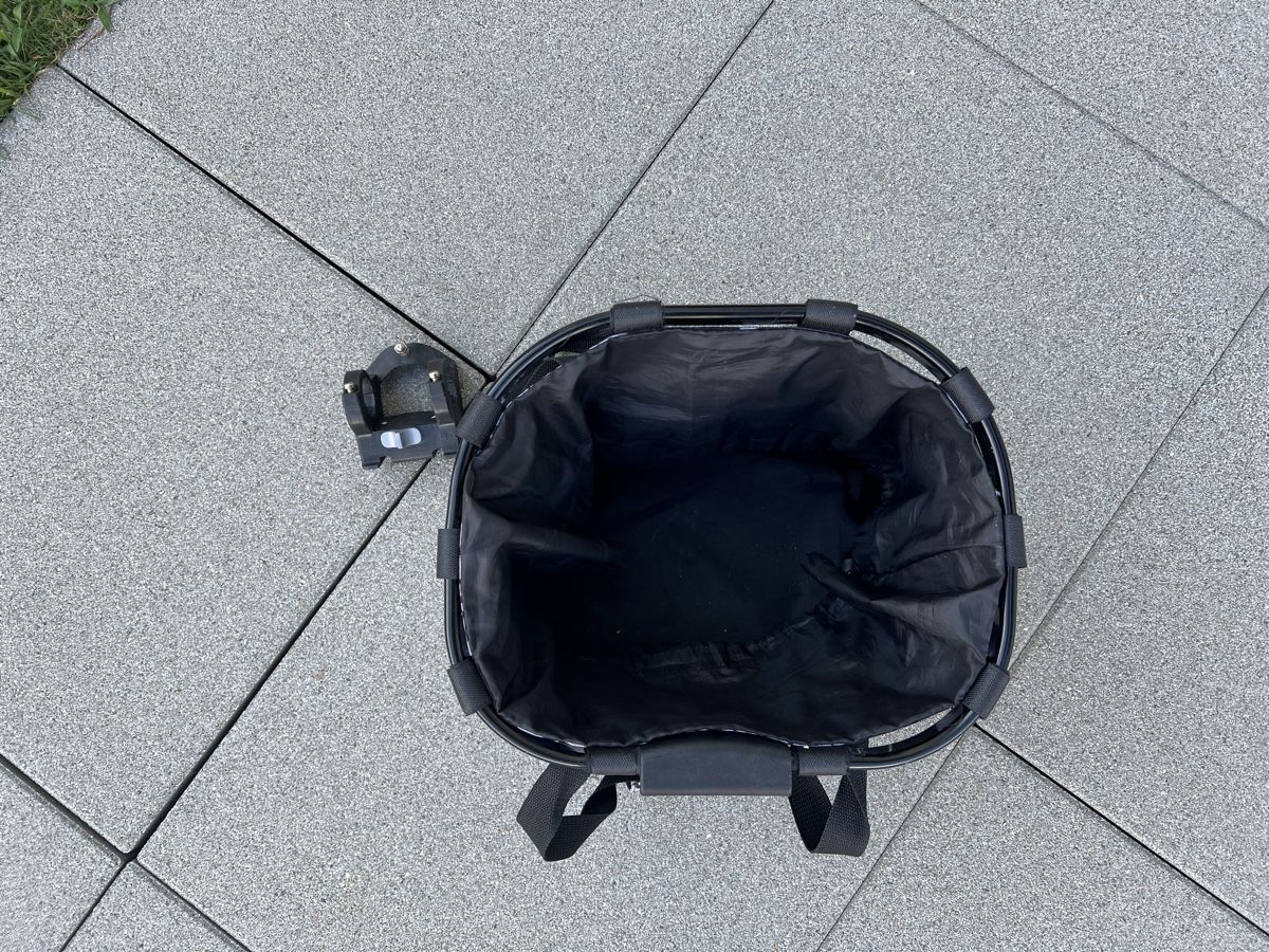 Altro per la casa: Fahrradkorb schwarz mit Blumenmuster und Halterung – Usato da Oberriet SG venduto da Subi2011 1