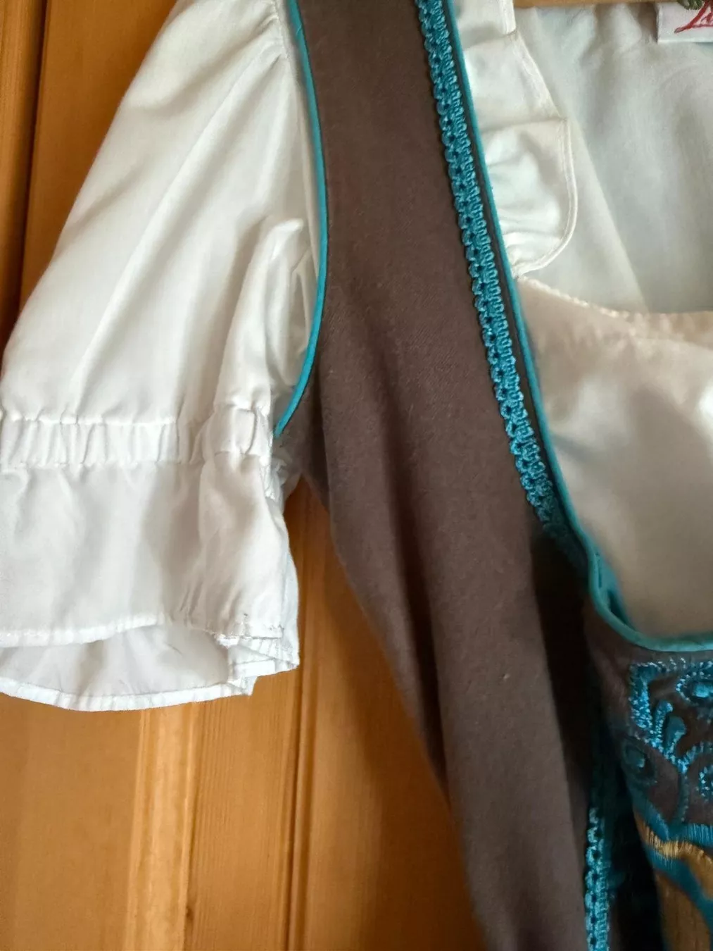 Vestiti: Dirndel – Usato da Flawil venduto da Stella_3 4