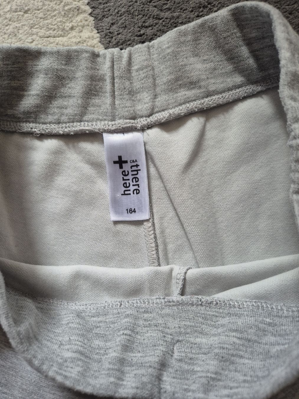 C&A Pantaloni: Jogginghose grau – Usato da Aesch BL venduto da sar_j59l 2