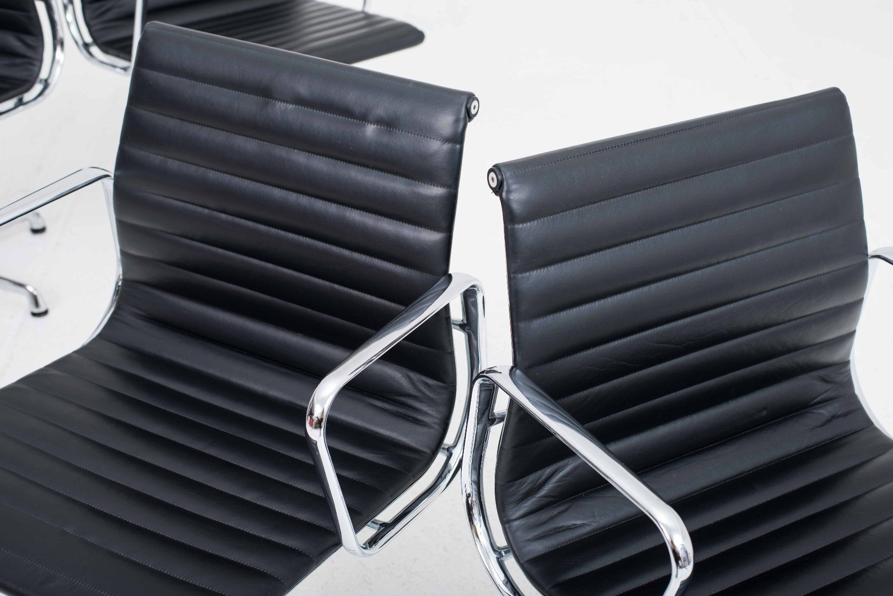 Vitra Sedie: ICF EA 108 Bürostuhl von Eames in schwarzem Leder – Usato da Zürich venduto da STUZH38 4