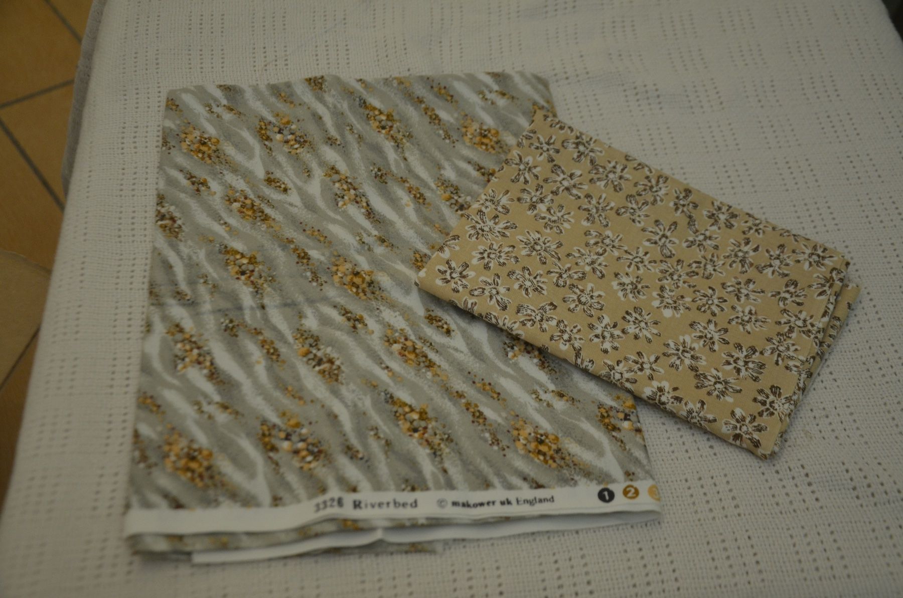 Stoffe: 2 STUCK STOFF RESTE BAUMWOLLE - CM 100X50+80X30 – Neu und originalverpackt aus Chiasso von Dolly015
