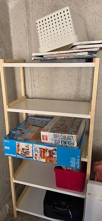 Scaffali: Ikea Regal – Usato da St. Gallen venduto da Marianal123