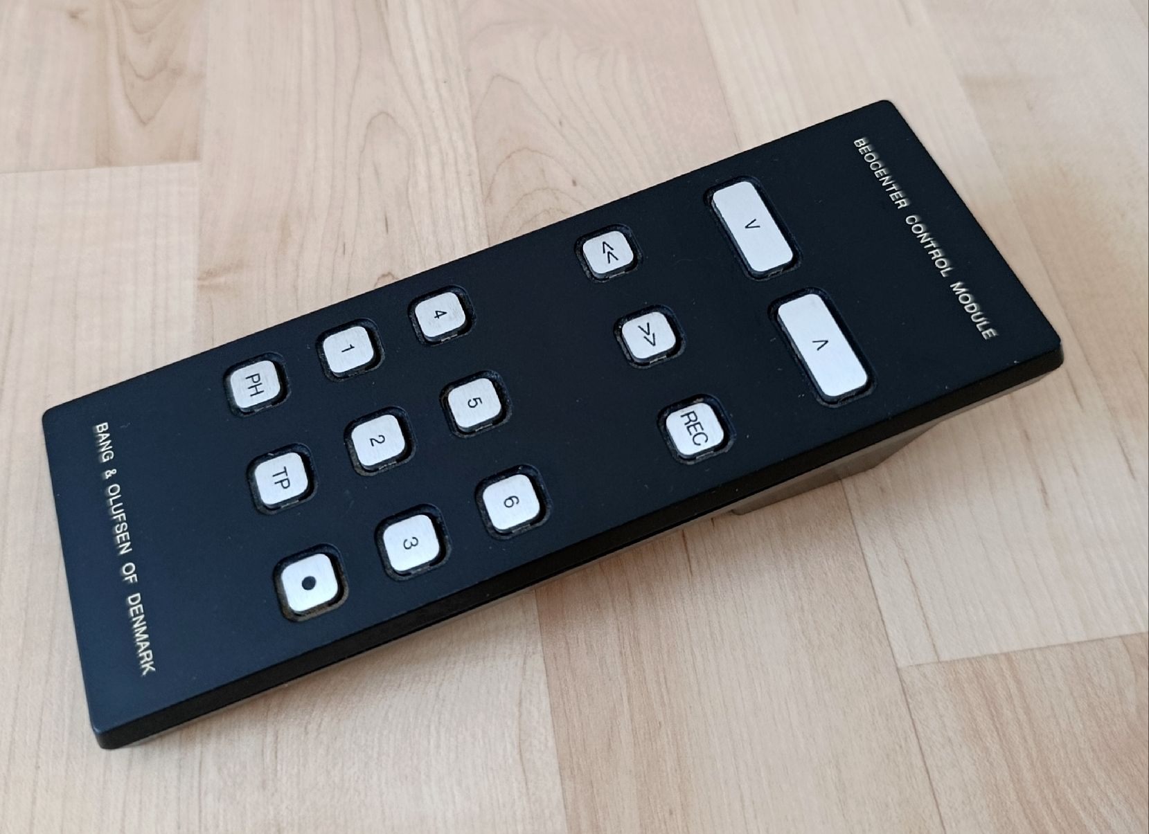 Bang & Olufsen Telecomandi: Fernbedienung Bang & Olufsen Beocenter Control ungetestet – Difettoso da Wil SG venduto da Donaldus