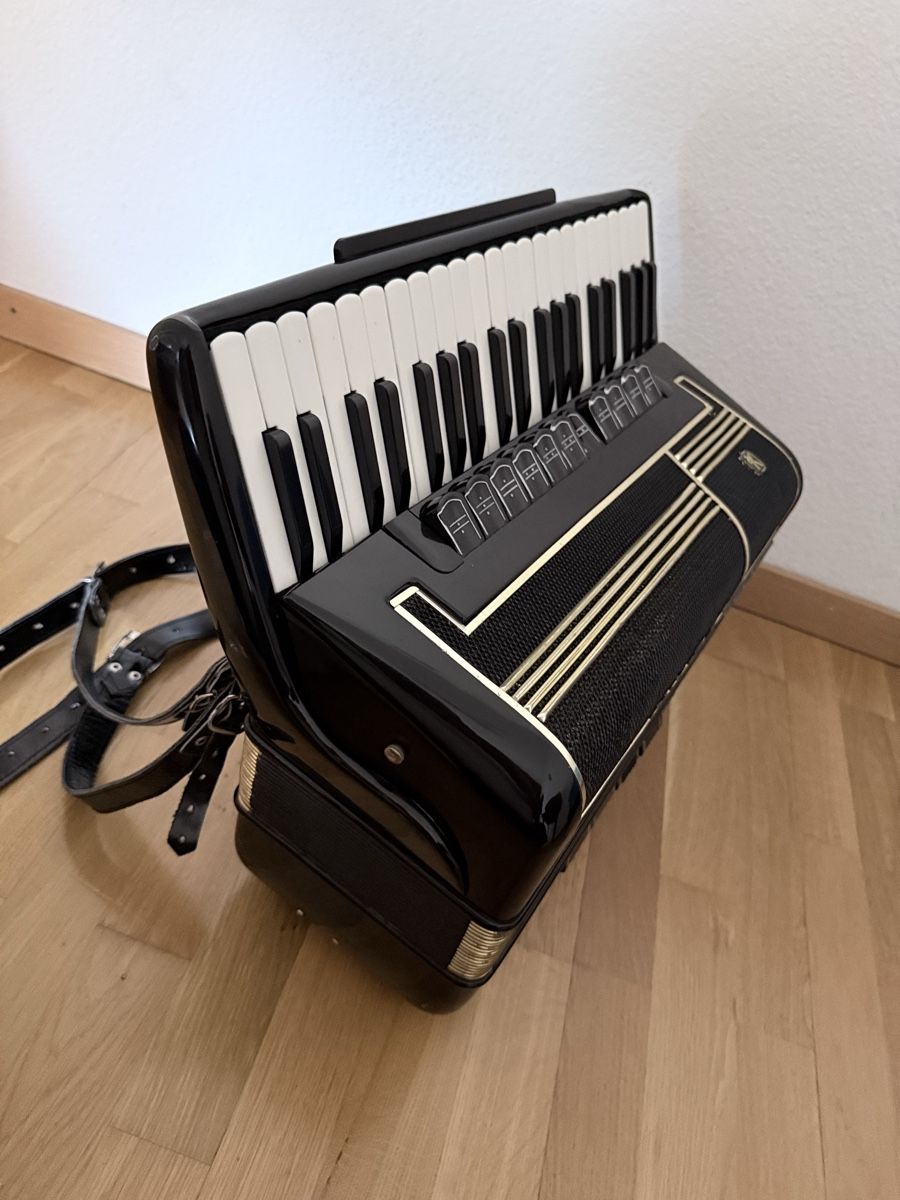 Instruments de musique: Akkordeon  – D'occasion à Langnau am Albis par dri_59xr 3