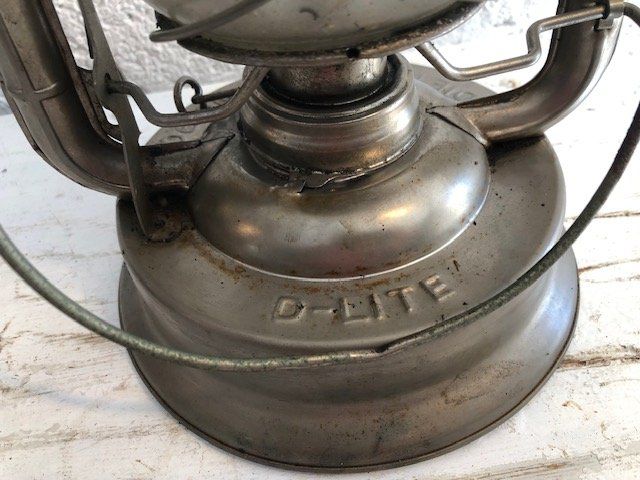 Lampes: Ancienne lampe à pétrole – D'occasion à Chézard St Martin par schmitt 2