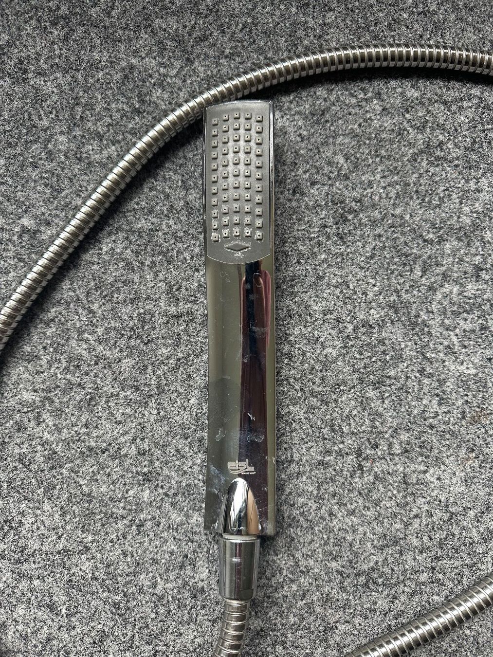 Duschbrausen: Duschkopf mit Schlach 140 cm – Gebraucht aus Stallikon von Rsiri