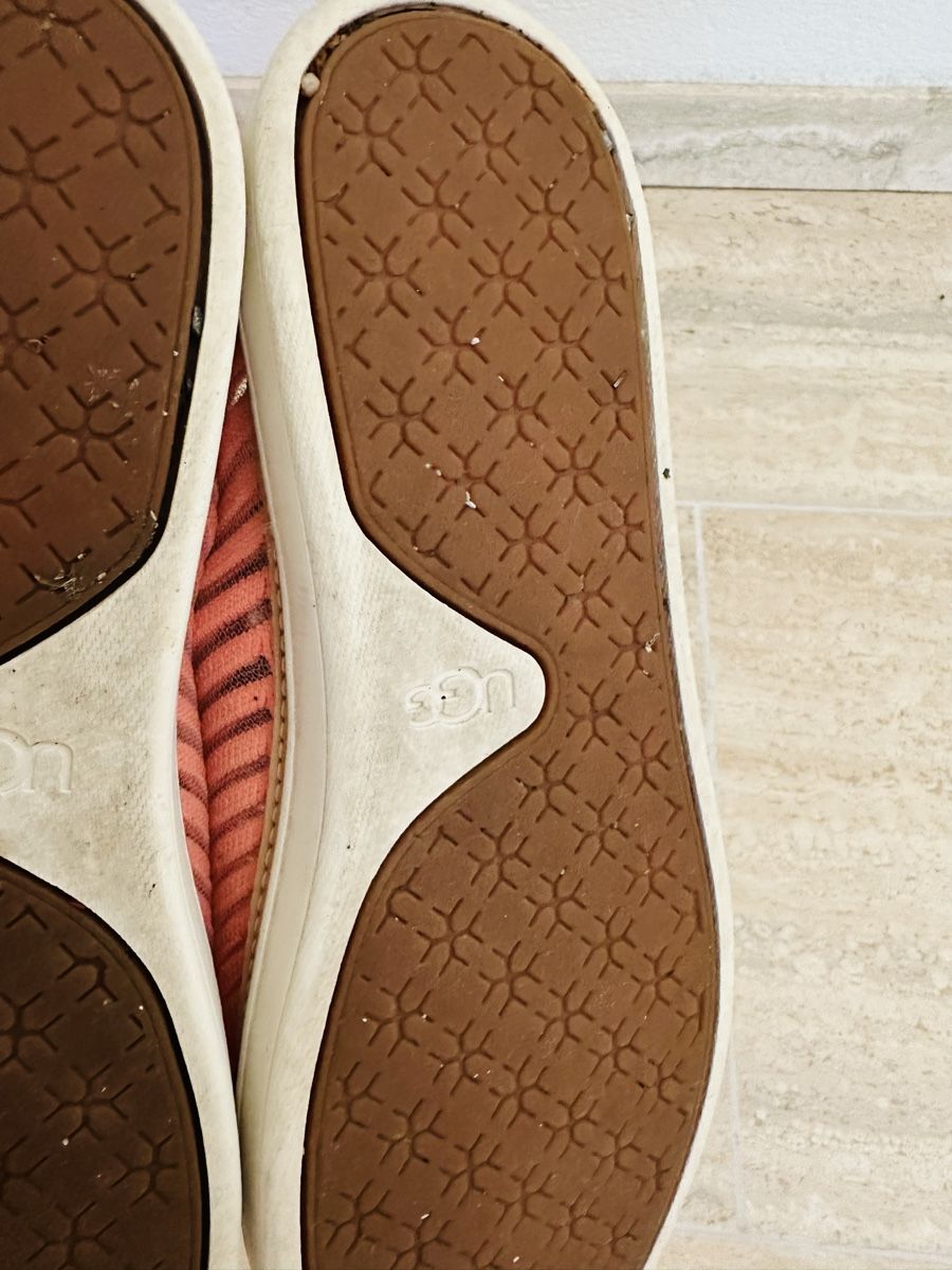 Ugg Damenschuhe: Ugg Slip On Size 37.5 – Gebraucht aus Kilchberg ZH von kku_pv69 2