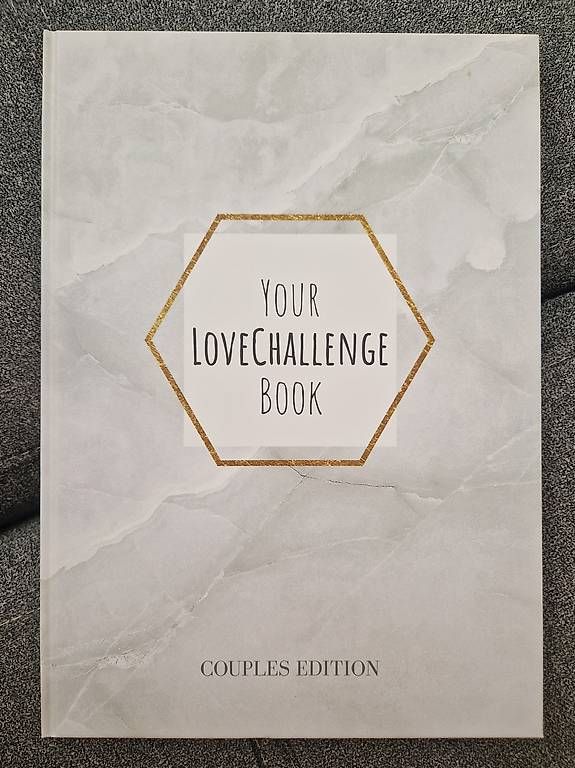 Livres: Your LoveChallenge Book – Neuf avec emballage d'origine à Pieterlen par LaraH12