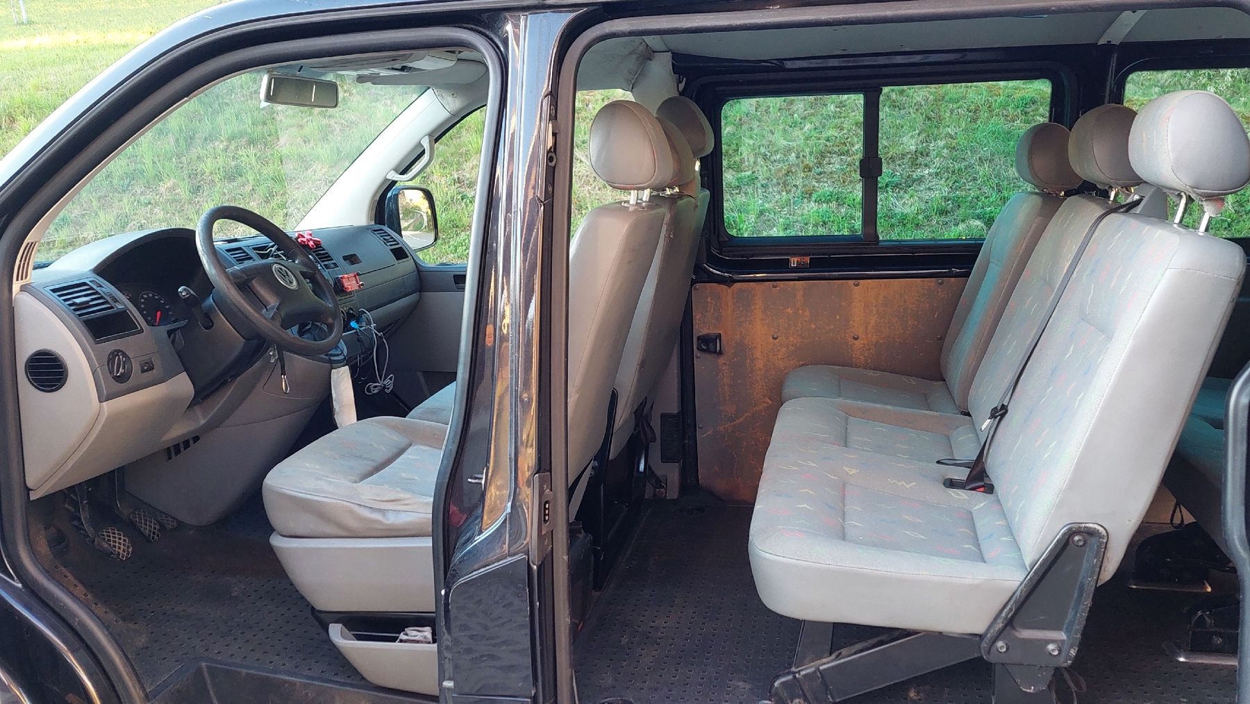 VW Véhicules utilitaires: VW T5 TRANSPORTER TDI – D'occasion à Othmarsingen par Lanz05 4
