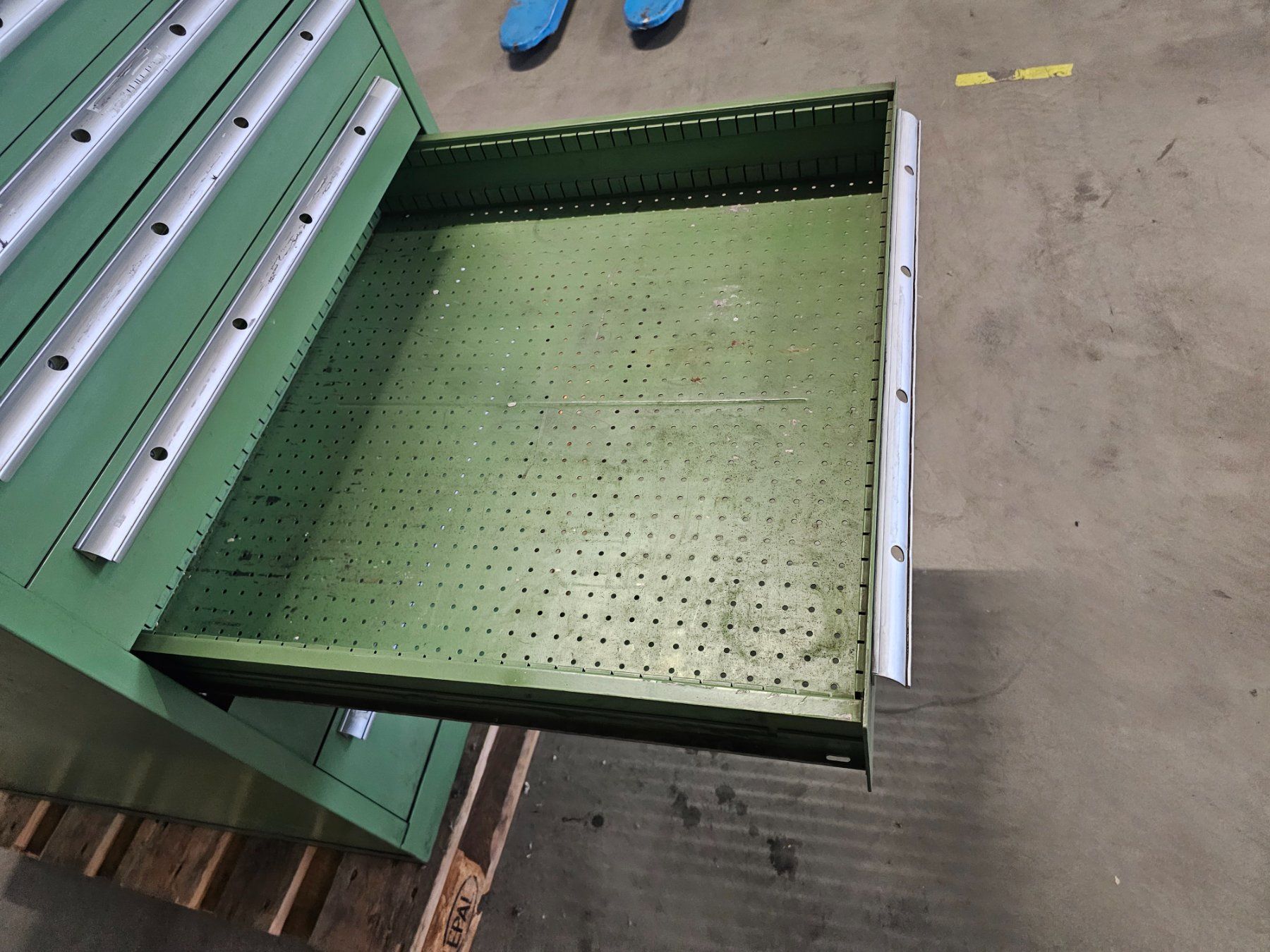 Armadi: Schubladenstock Grün 111 – Usato da Oberburg venduto da herkules69 5