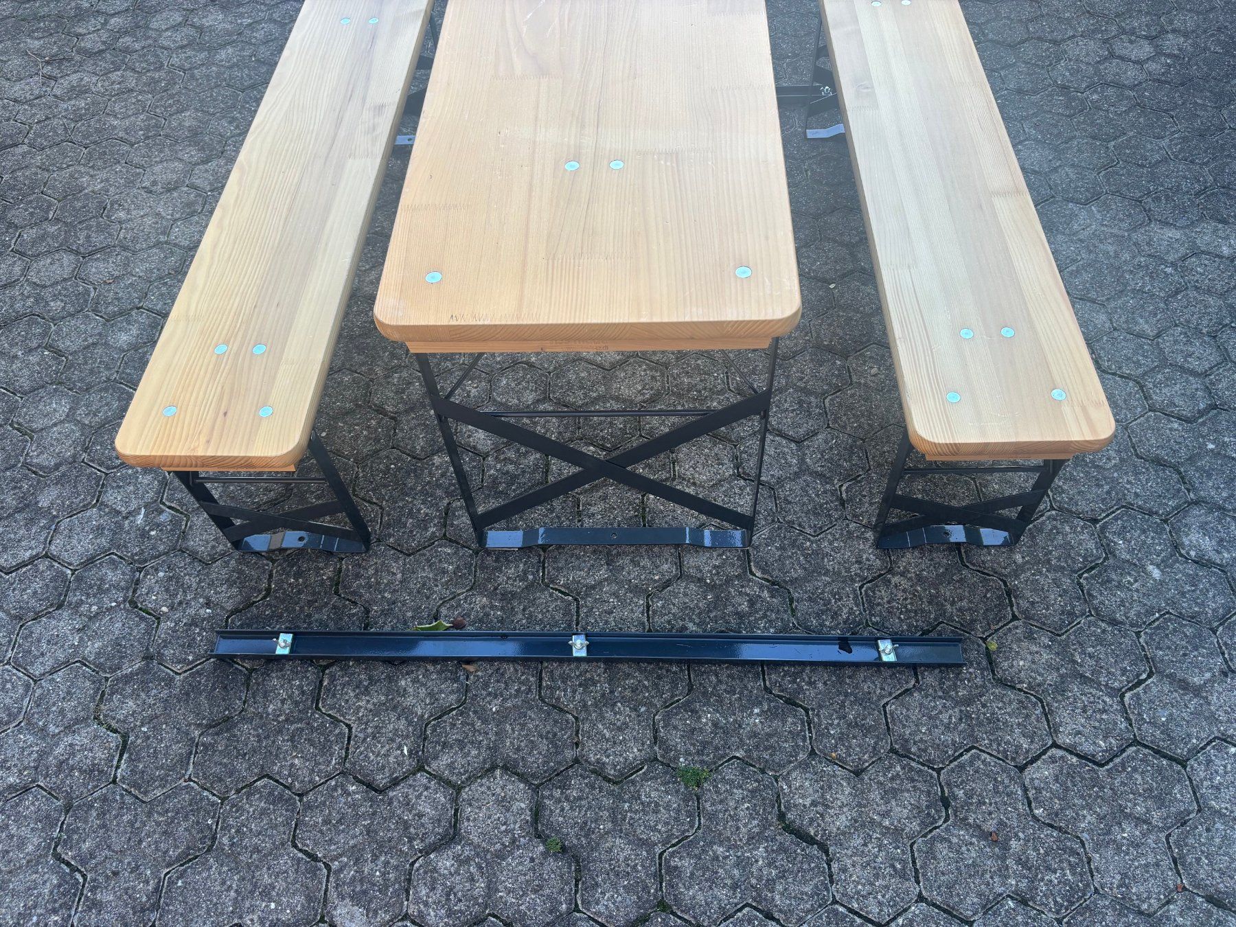 Set di tavolo e panche: Kinder-Bankgarnitur – Usato da Boniswil venduto da Zephyr750 2