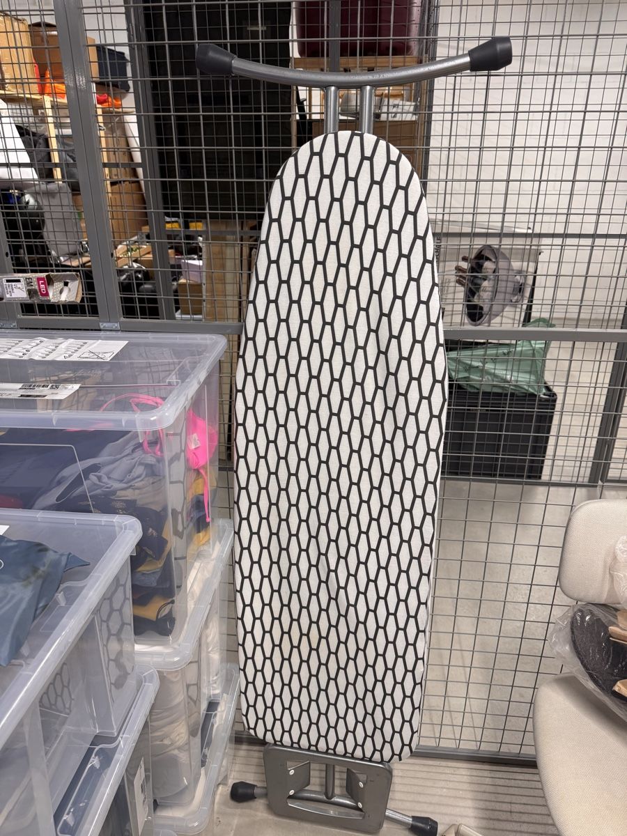 Ikea Assi da stiro: IKEA DÄNKA Ironing board – Usato da Zürich venduto da jng_gtm9