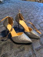 Escarpins à paillettes argentées pour fêtes estivales neufs