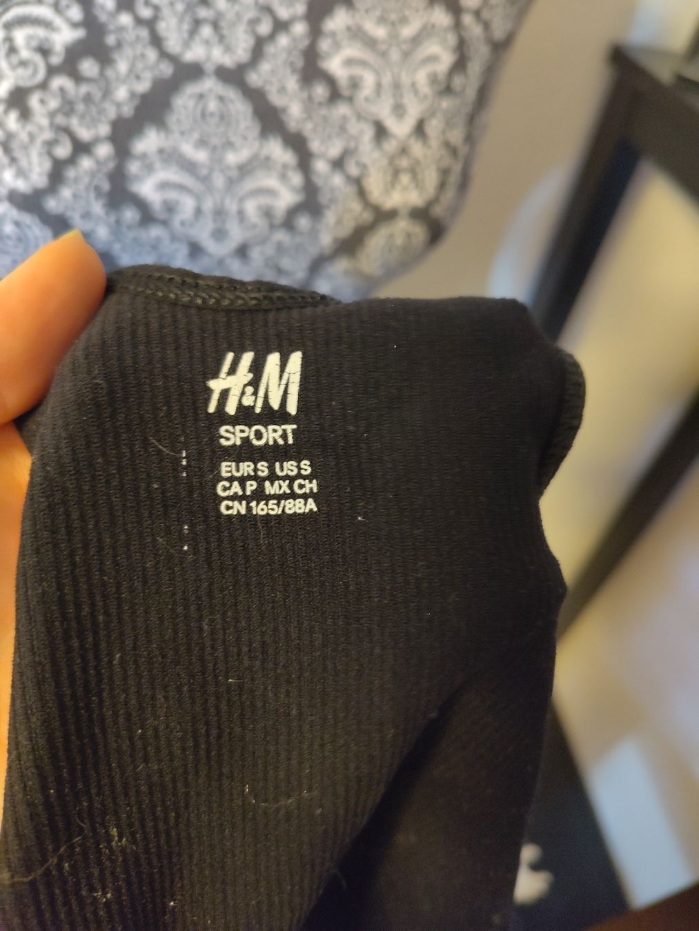 H&M Tops: H&M - Sport-Top, Gr. 36 – Gebraucht aus Zollikofen von AliaRuna 2