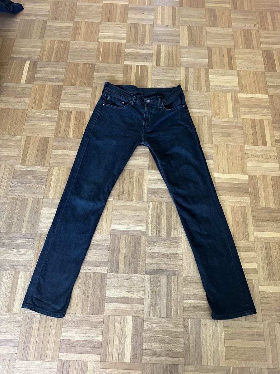 Levi's Jeans: Levi's Jeans W31/32 schwarz straight leg – Usato da Baden venduto da Marytumby