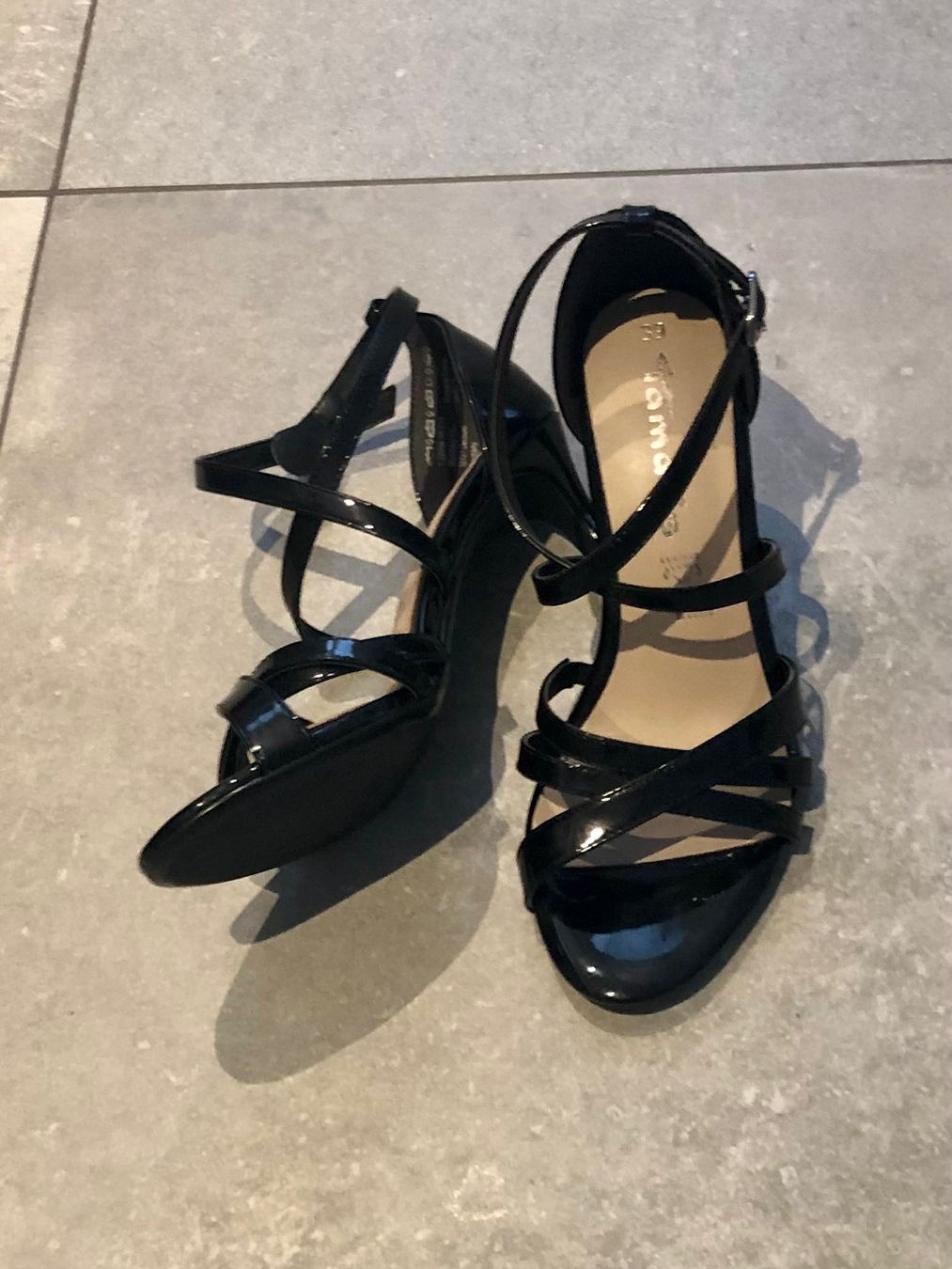 Tamaris Scarpe da donna: Tamaris Sandaletten, Gr. 39, Schwarz – Nuovo (secondo la descrizione) da Buchs AG venduto da bella_nic1 1