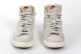 NIKE Graue Schuhe
