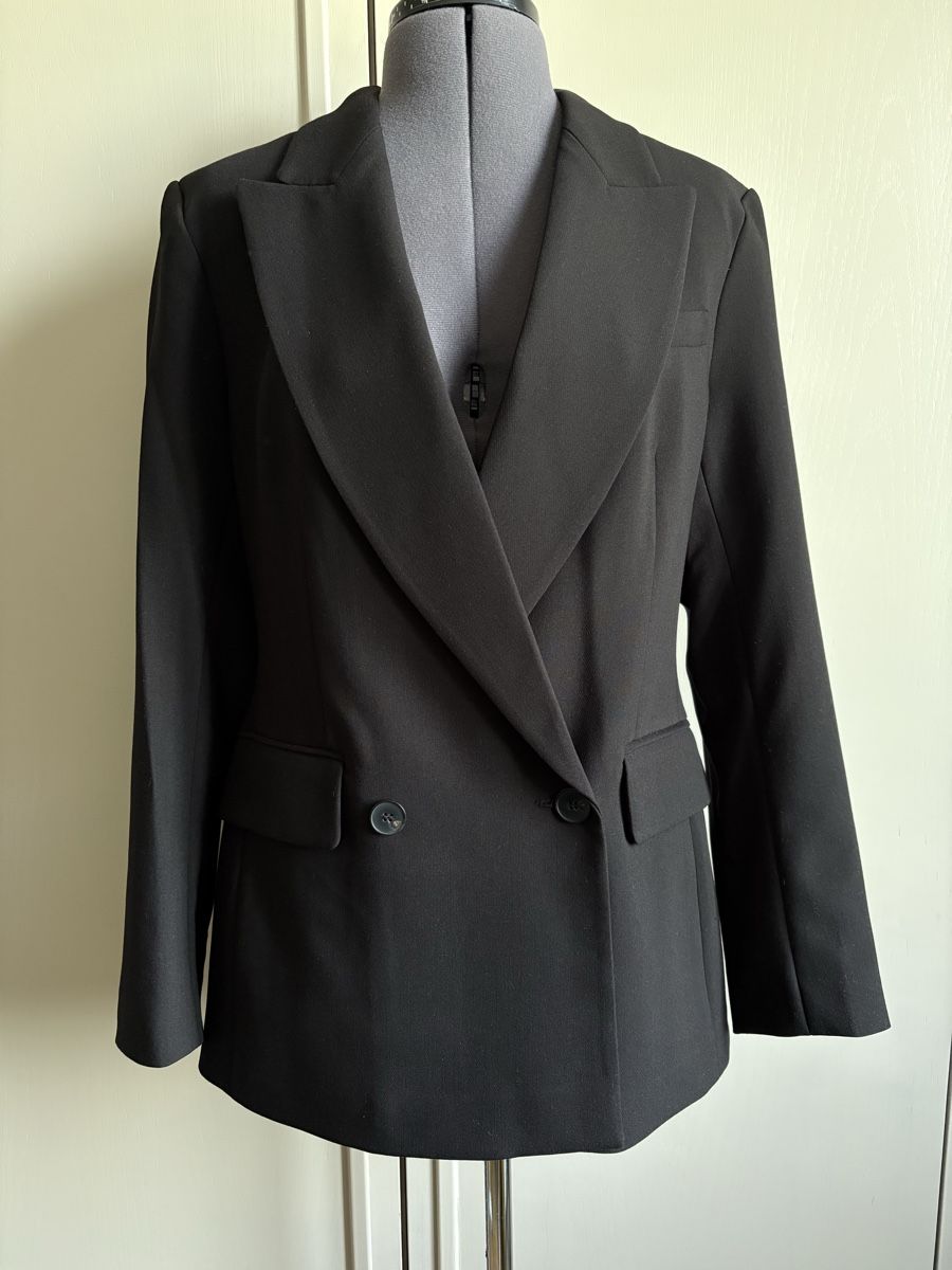 H&M Giacche: Damen Blazer schwarz H&M 38 – Nuovo (secondo la descrizione) da Oensingen venduto da Chicotus