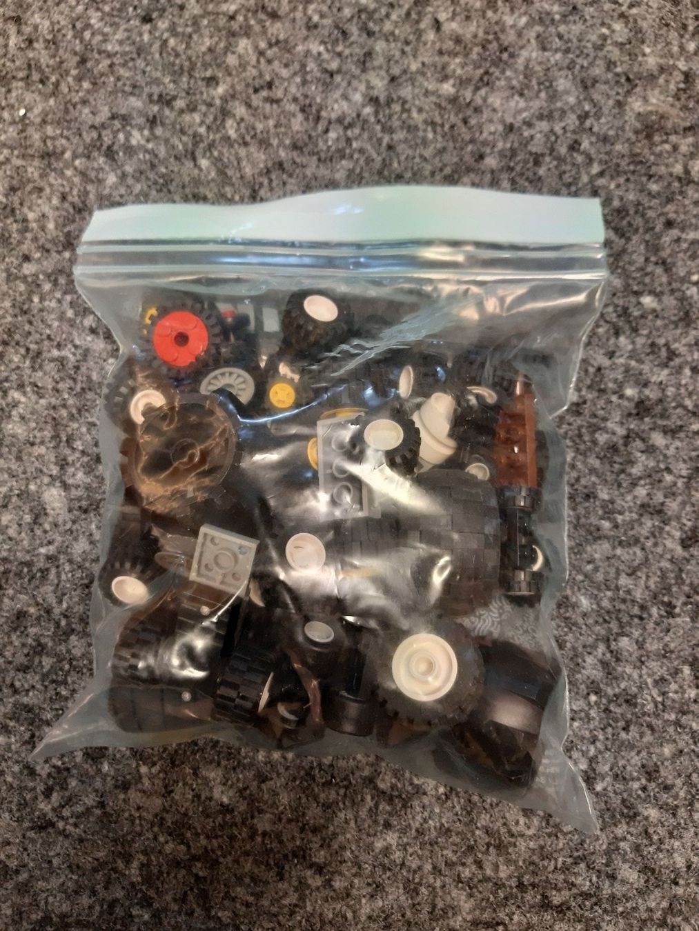 Lego Spielzeuge: Lego Räder diverse Grössen 300gr – Gebraucht aus Schmitten von JasiStern