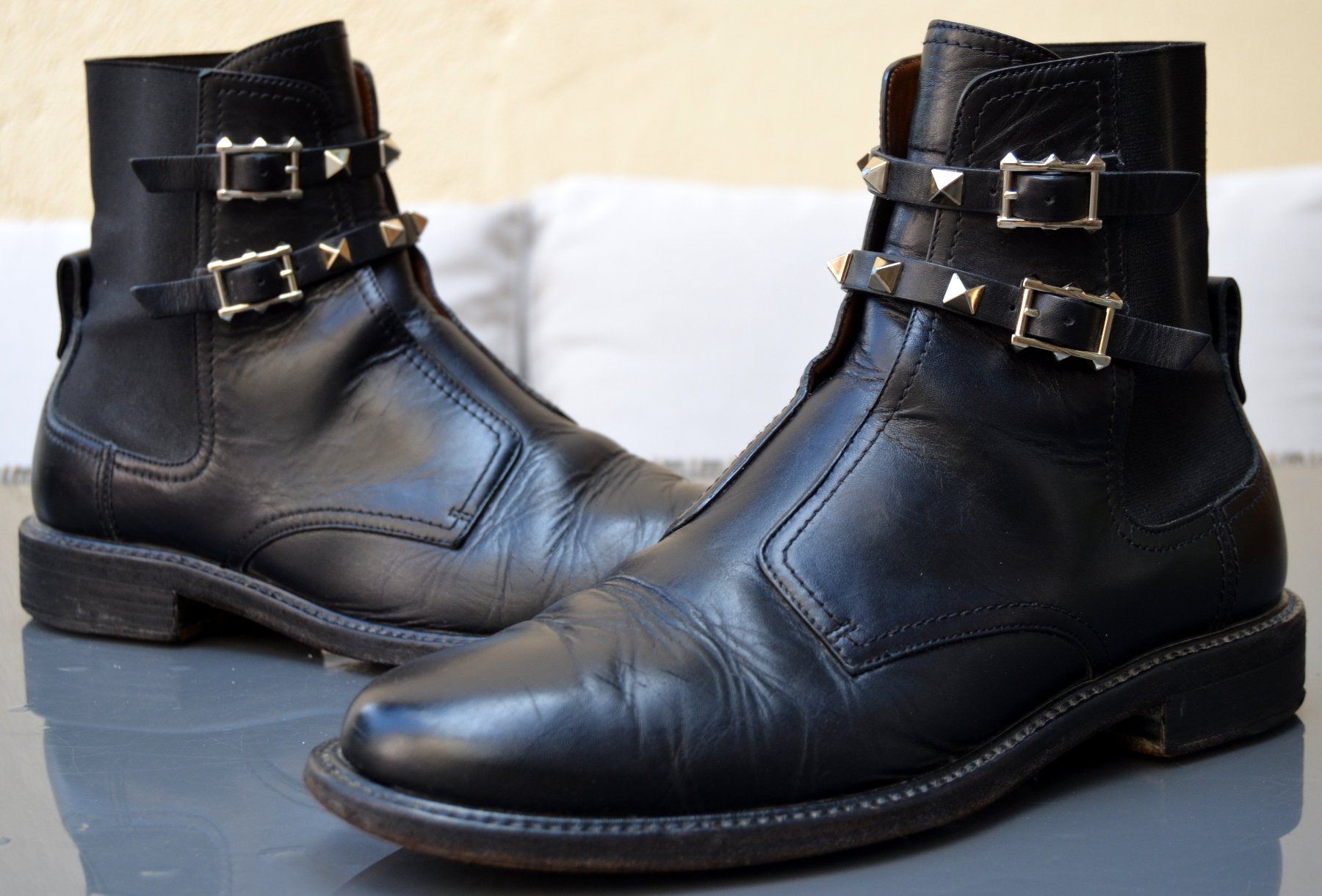 Valentino Chaussures femmes: Valentino Rockstud Boots / bottes 39 – D'occasion à Collonges par arashee 3