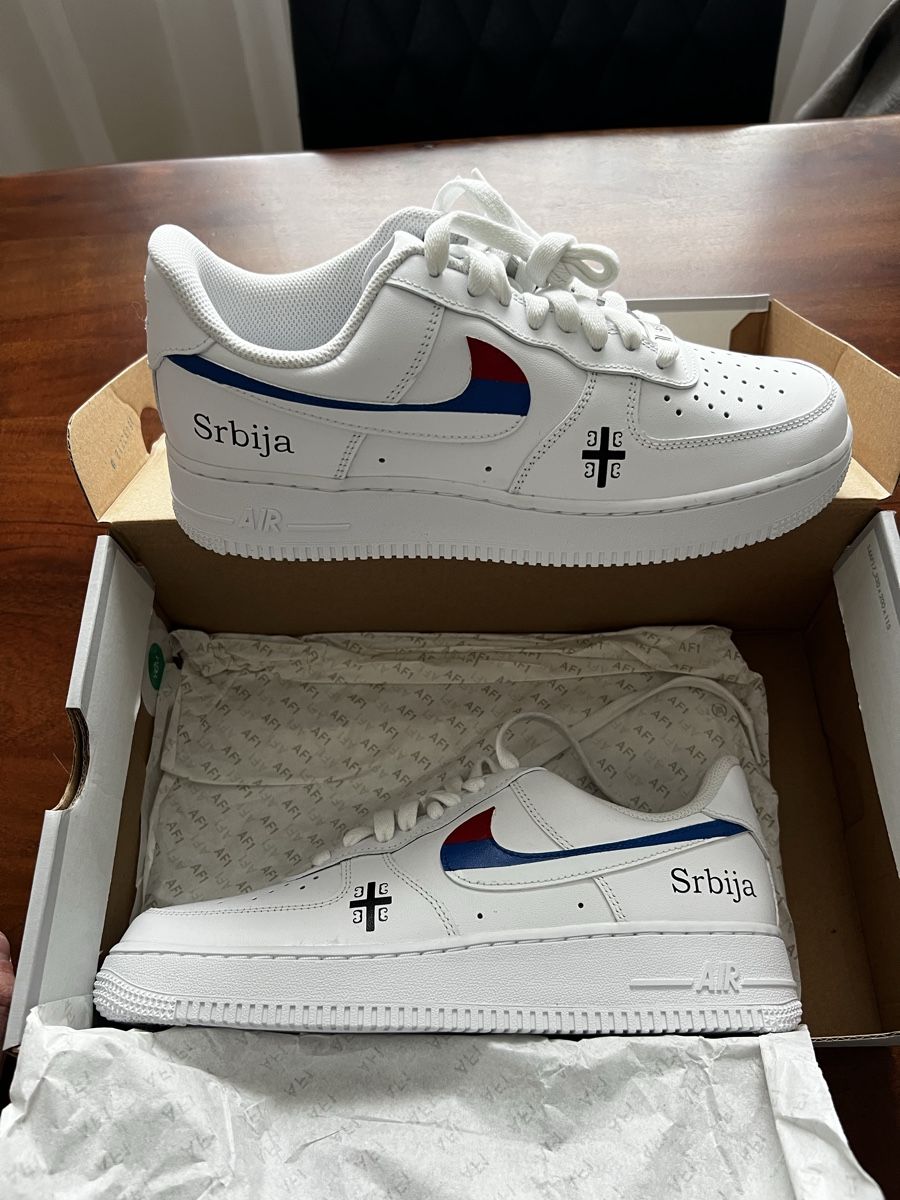 Nike Scarpe da uomo: Nike Air Force 1 Srbija Custom Gr. 41 – Nuovo e nell'imballaggio originale da Gossau SG venduto da cikagile