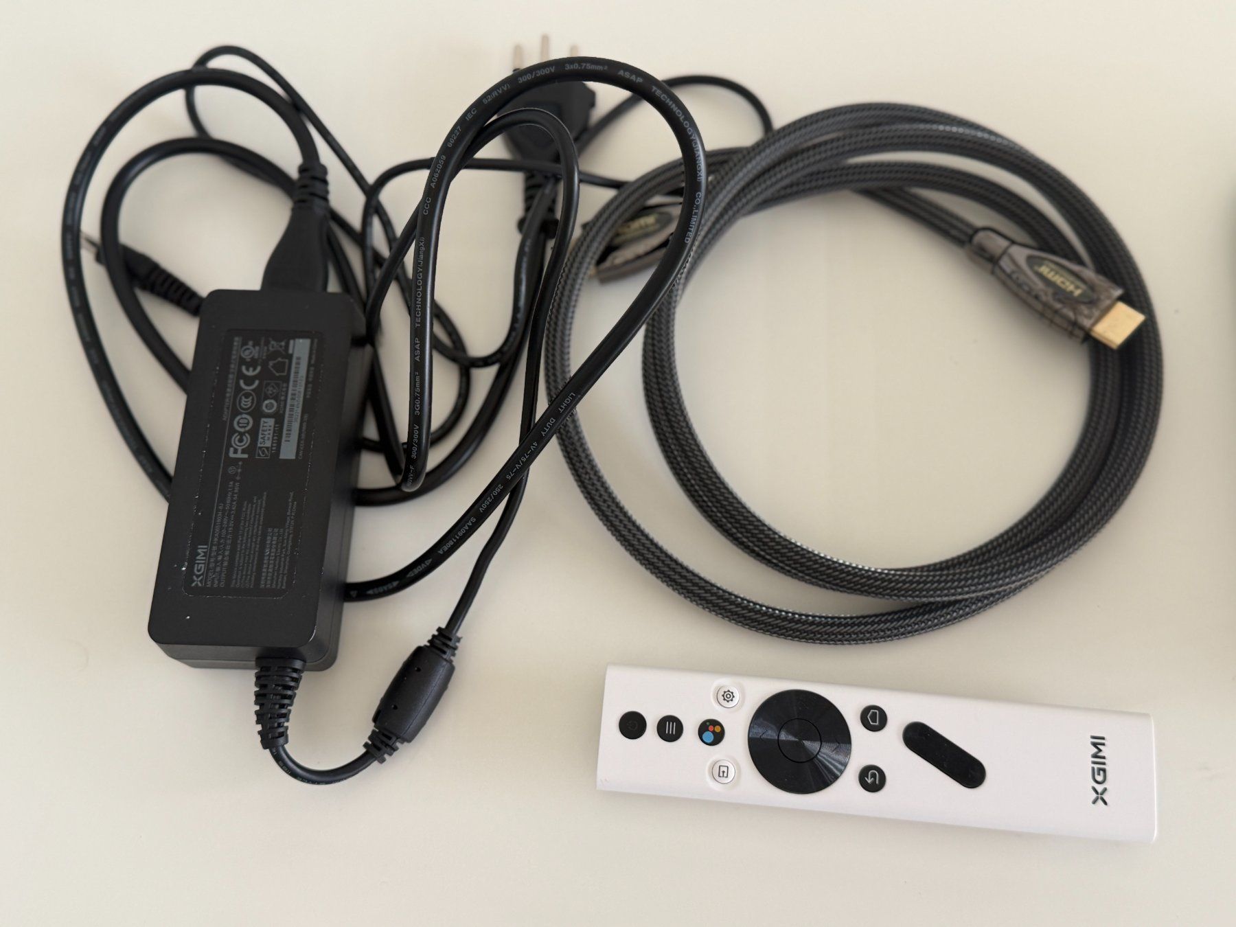 Videoprojektoren: Vidéoprojecteur XGIMI Elfin blanc avec télécommande et acc. – Gebraucht aus Fully von Avranville 3