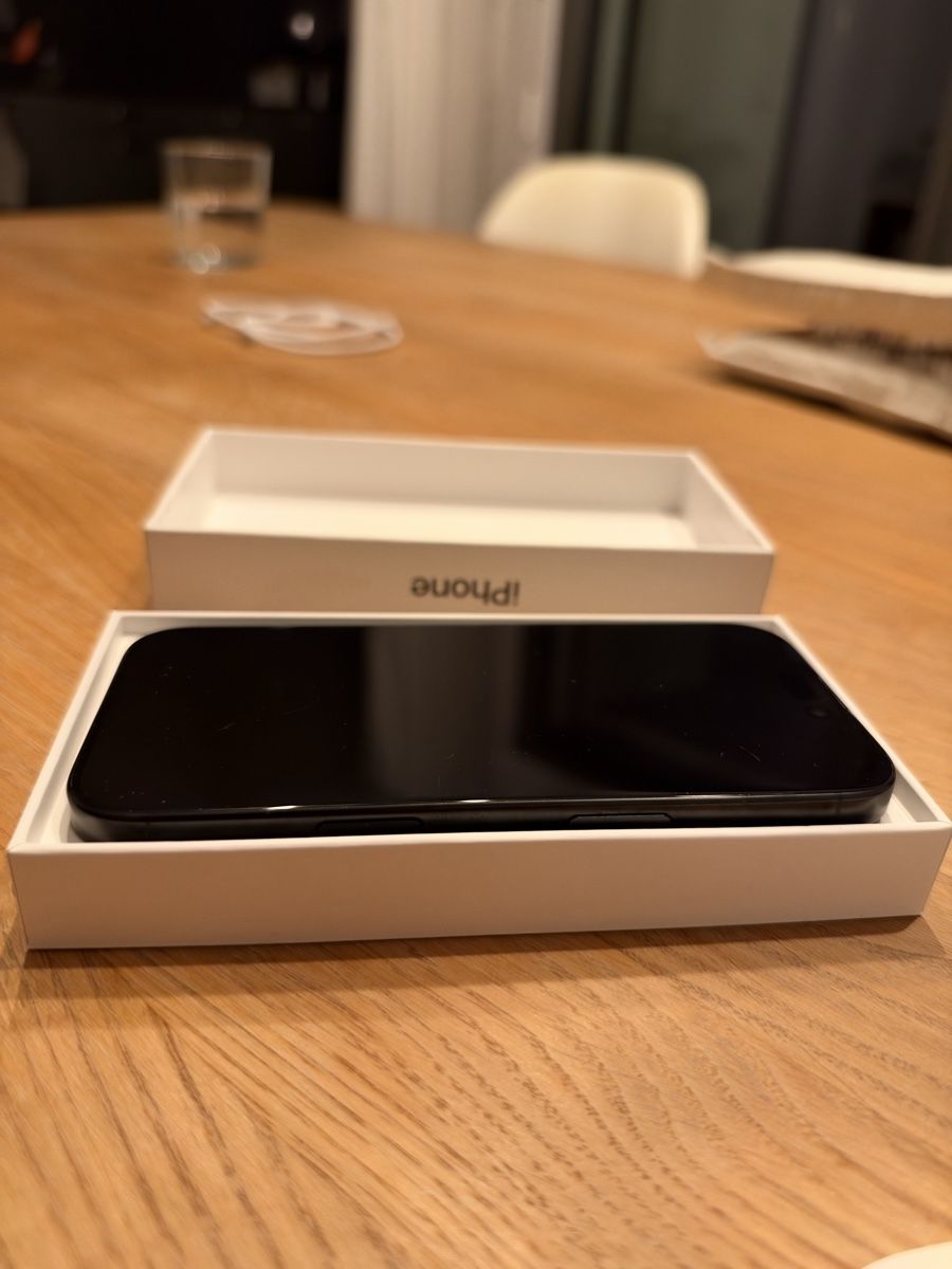 Apple Telefoni cellulari / Smartphones: Apple iPhone 16 Pro 128GB Black Titanium – Usato da Schlieren venduto da lio_8ccl 1