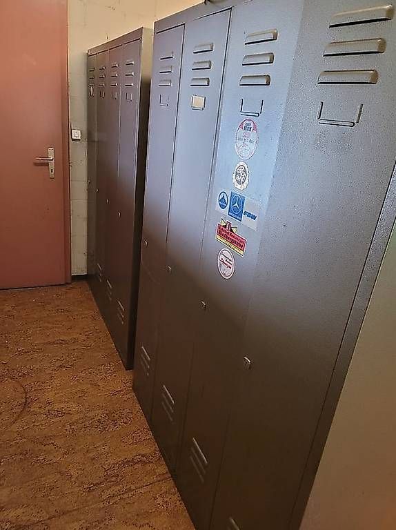 Armadi: Spint/Garderobenschrank – Usato da Berneck venduto da tin_9llh 3
