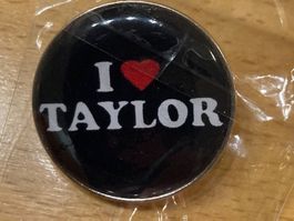 Taylor Swift Pin Anstecker Punk Metal Rock Band