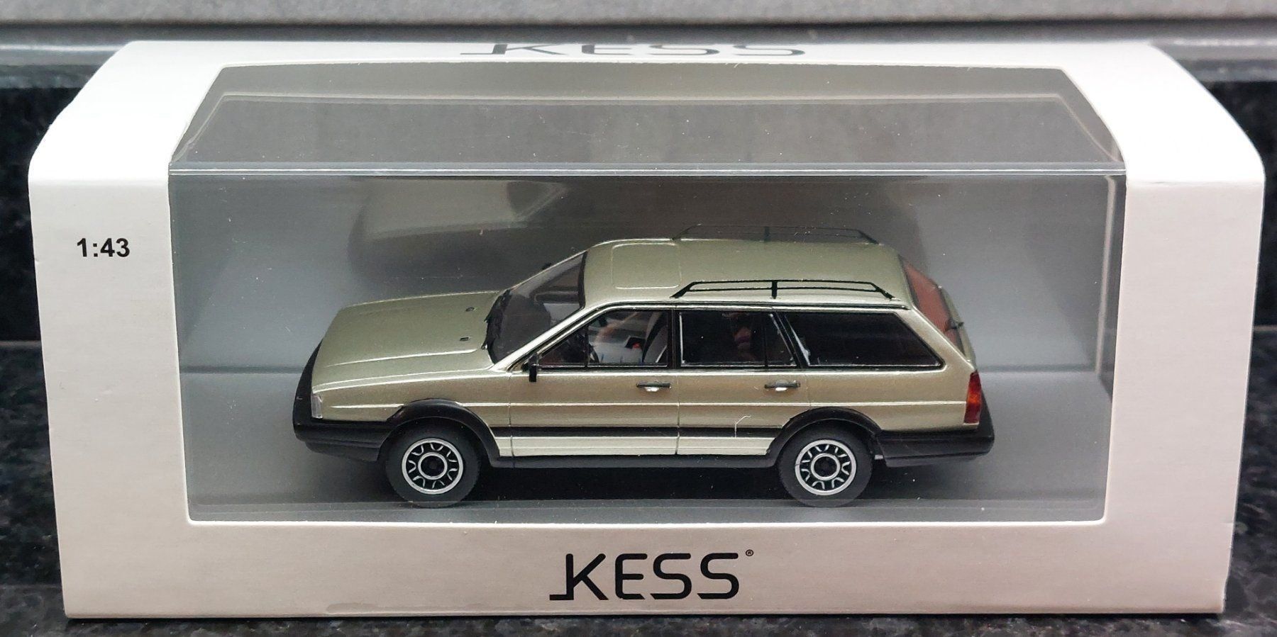 Volkswagen Modellautos: VW Passat GT Syncro Variant B2 1984-1988 hellgrün met. / – Neu und originalverpackt aus Gerlafingen von espero88 9
